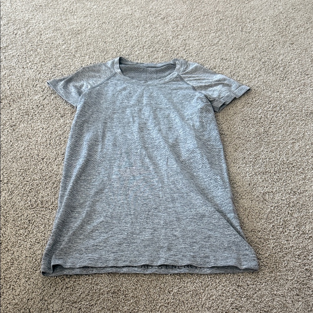 lululemon athletica Gray Short Sleeve Tee